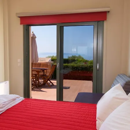 Villa Sleeps 6 Pool Wifi