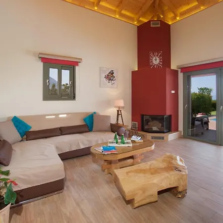 ヴィラ Sleeps 6 Pool Wifi Mousata